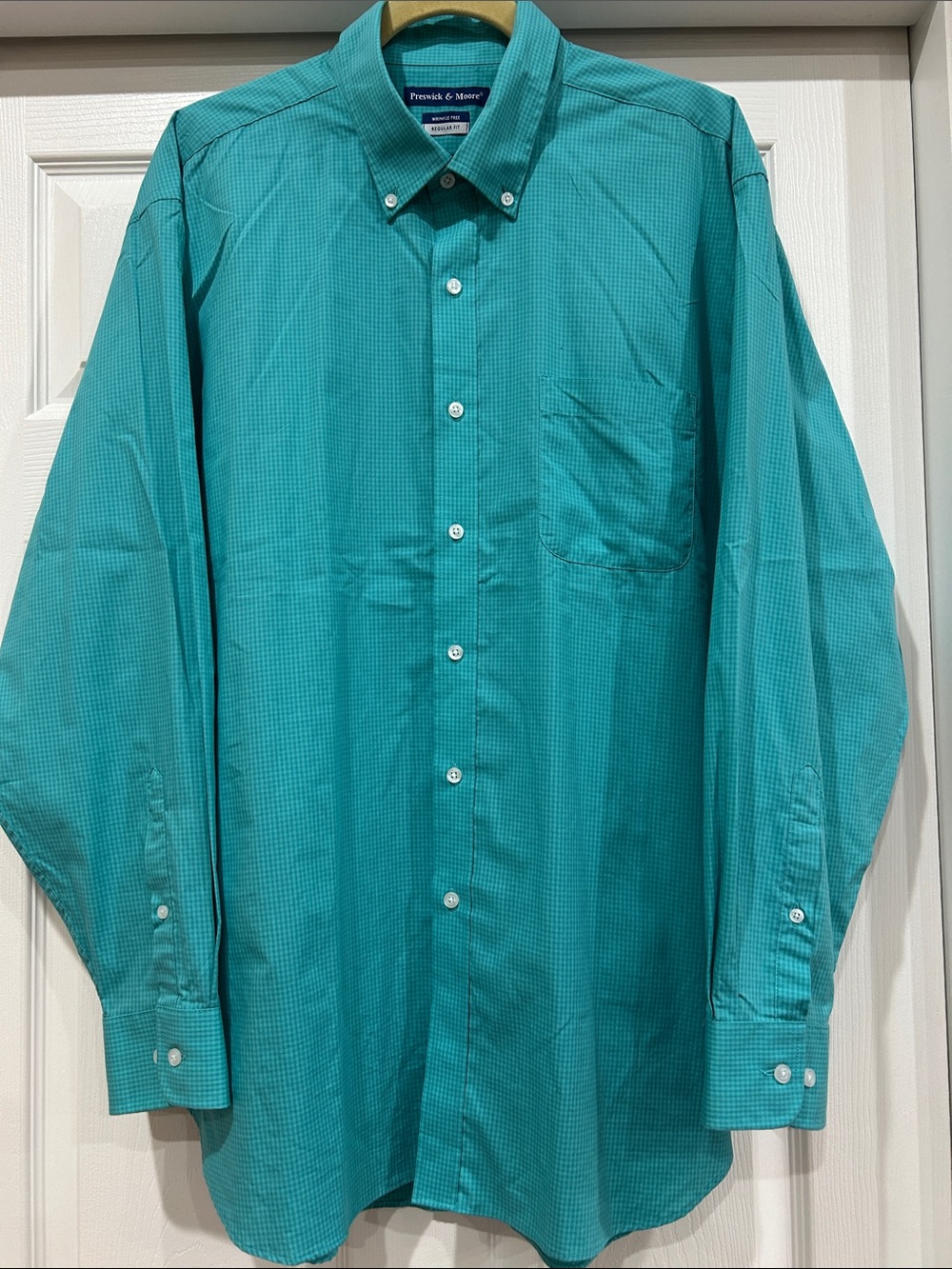 Mens size XL long sleeve button down shirt